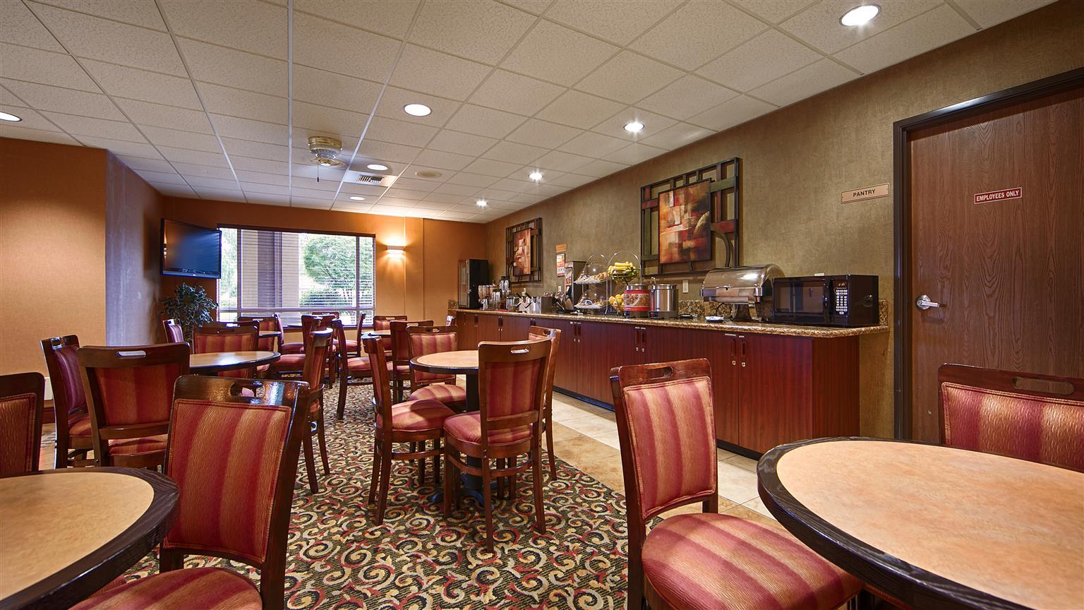 Best Western Cascade Inn & Suites Troutdale Exterior photo