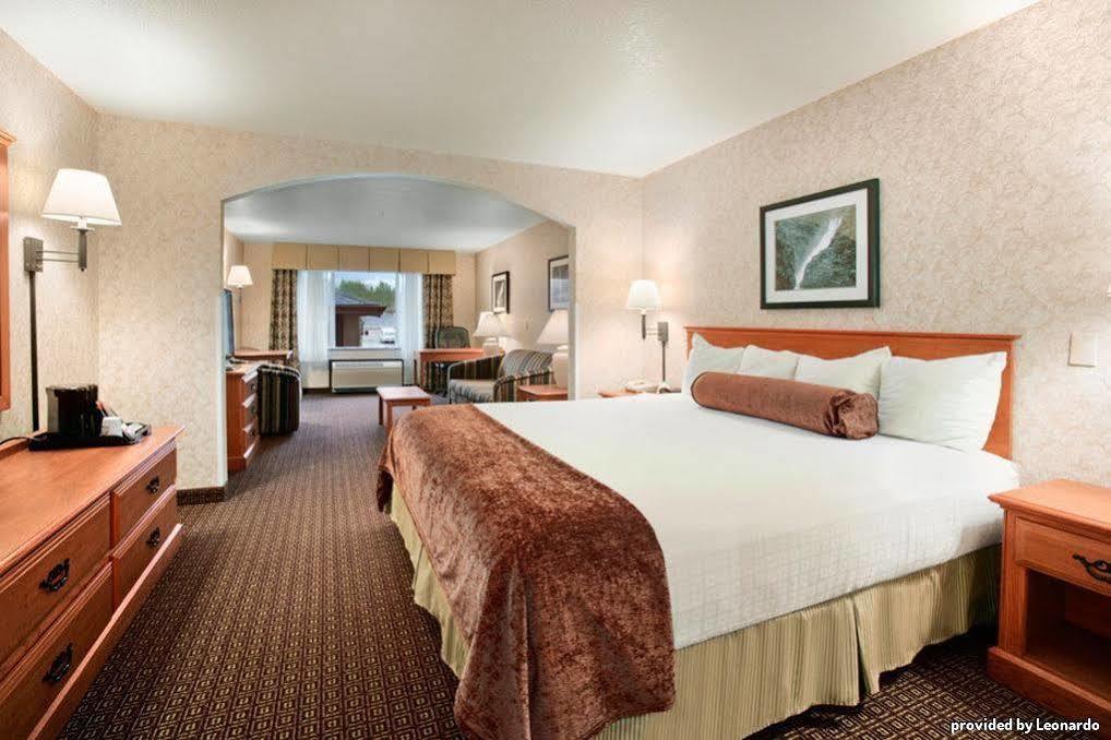 Best Western Cascade Inn & Suites Troutdale Room photo